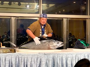 マグロ解体ショー